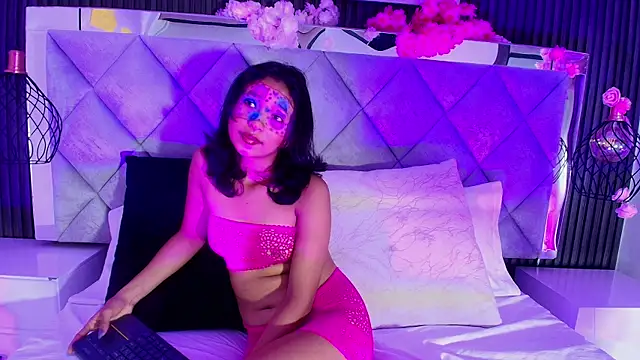 Real virgin Pussy online show from May 15, 2026, 1:18 pm