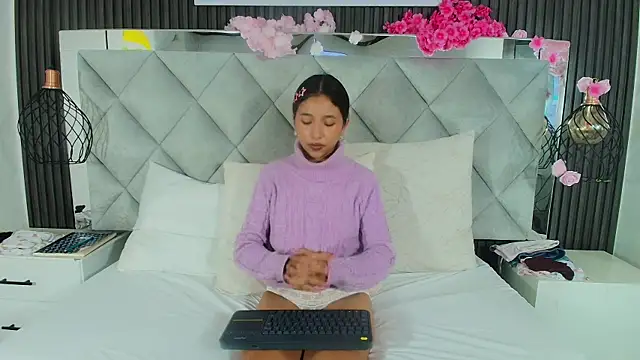 Real virgin Pussy online show from May 29, 2026, 6:39 pm