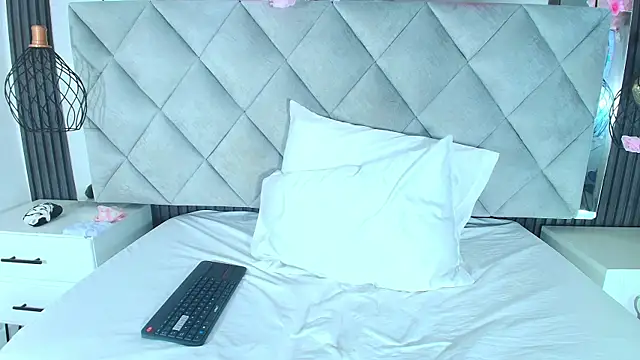 Real virgin Pussy online show from June 3, 2026, 1:36 pm