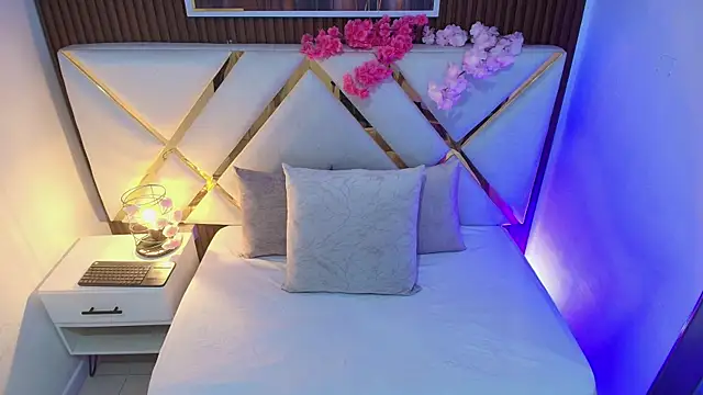 Real virgin Pussy online show from July 3, 2026, 11:00 pm