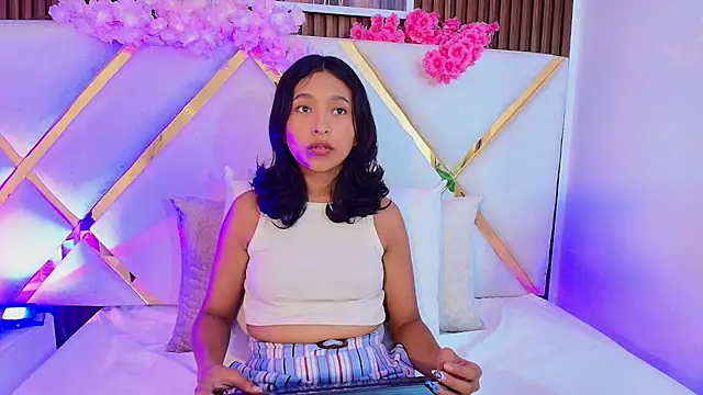 Real virgin Pussy online show from July 25, 2026, 8:39 pm