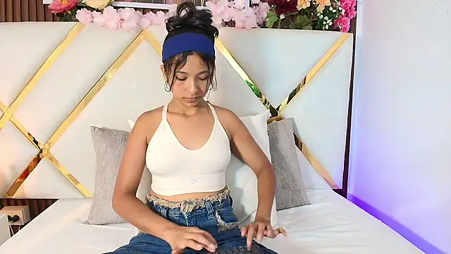 Real virgin Pussy online show from August 1, 2026, 7:02 pm