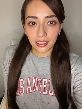 Snapshot of anny_bianchy chatting on February 11, 2026, 5:34 am anny bianchy online show from February 11, 2026, 5:34 am