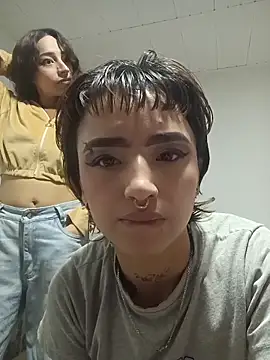 AlexxaAndRileyy online show from April 12, 2026, 4:17 am