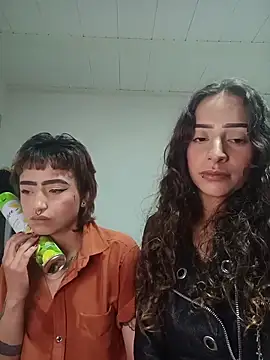 AlexxaAndRileyy online show from May 2, 2026, 9:42 pm