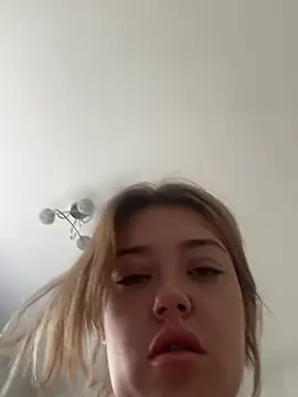 Snapshot of Princess-ivyxoxo chatting on July 9, 2026, 9:35 am Princess-ivyxoxo online show from July 9, 2026, 9:35 am
