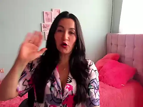 Snapshot of talia_mystic chatting on June 6, 2026, 2:00 pm talia mystic online show from June 6, 2026, 2:00 pm
