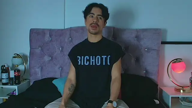 Ethan Briggs  online show from February 18, 2026, 3:46 am