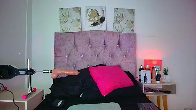 Ethan Briggs  online show from March 11, 2026, 3:34 am