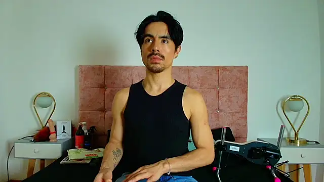 Ethan Briggs  online show from May 7, 2026, 3:23 am