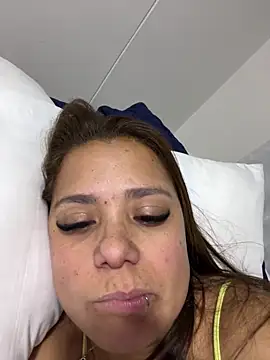 Pretty  Milf online show from April 5, 2026, 11:24 pm