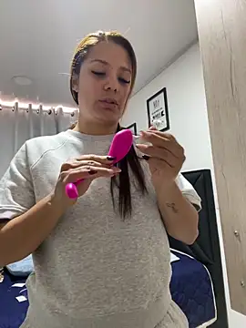 Pretty  Milf online show from May 1, 2026, 3:16 pm