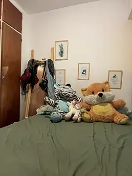 miafoxmia online show from February 21, 2026, 11:44 am