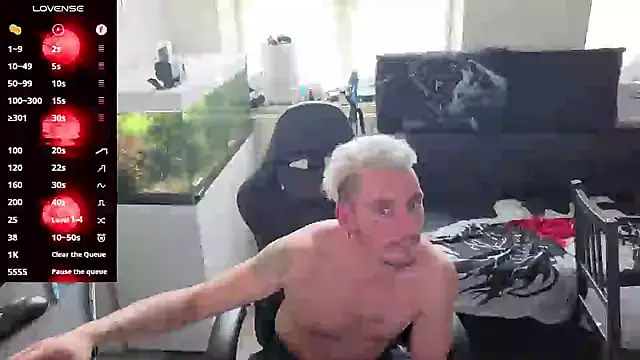 Rayzel White online show from May 3, 2026, 11:38 am