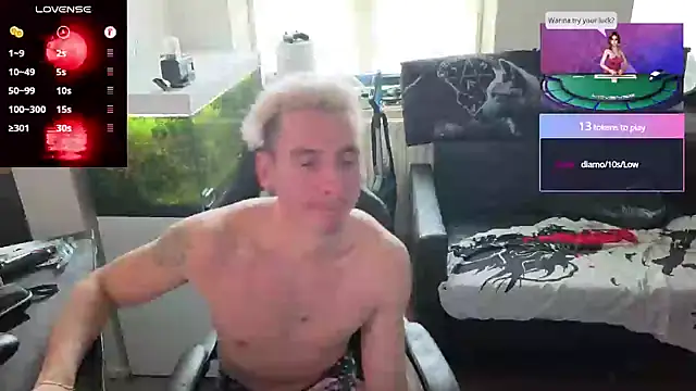 Rayzel White online show from May 11, 2026, 4:04 pm
