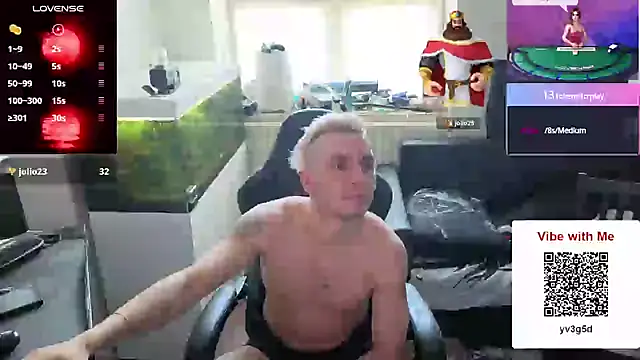 Rayzel White online show from May 14, 2026, 3:41 pm