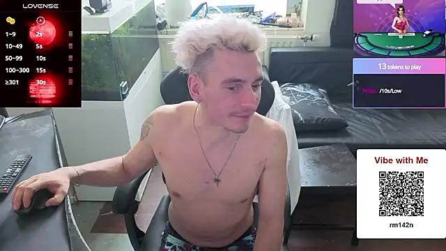 Rayzel White online show from May 20, 2026, 1:39 pm