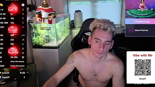 Rayzel White online show from May 24, 2026, 7:41 pm
