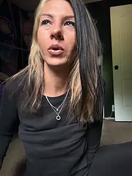 tastemecaroline online show from April 30, 2026, 1:17 pm