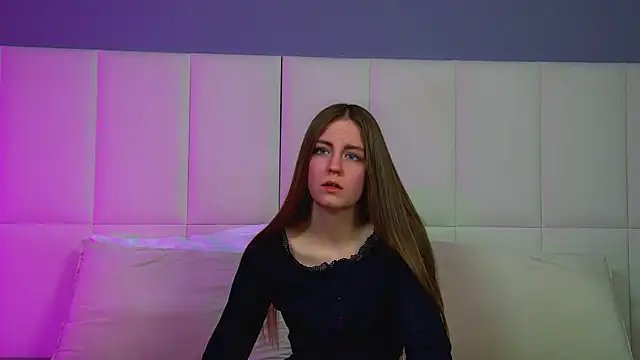 SofiaSarvain online show from May 1, 2026, 6:12 pm