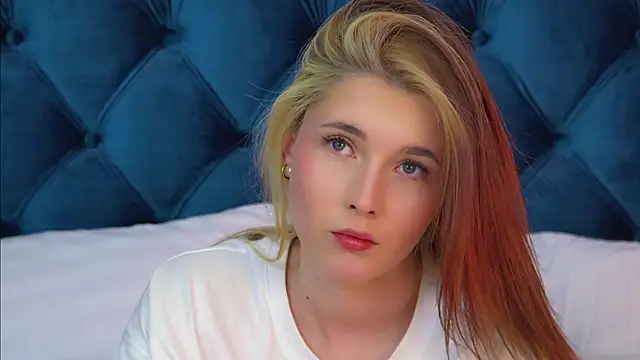 VanessaCelesti online show from April 29, 2026, 9:13 am