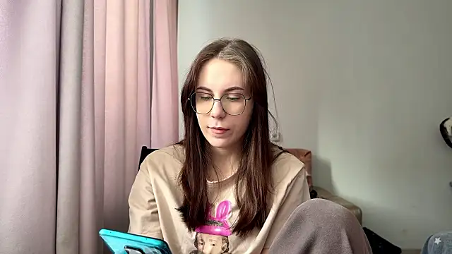 JanelleCourville online show from March 9, 2026, 8:18 am