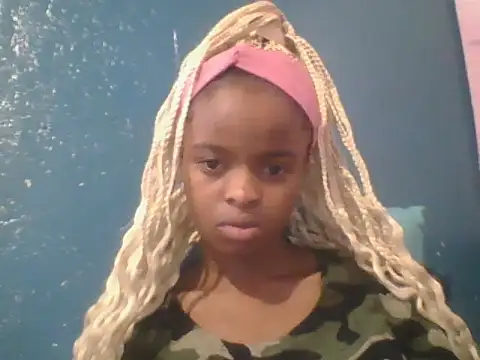 petitemew online show from March 24, 2026, 8:52 am