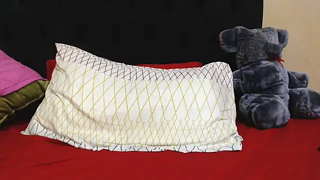 SexyPureFire001 online show from April 28, 2026, 2:27 am