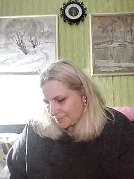 Snapshot of NyushaLollipop chatting on March 6, 2026, 4:14 pm NyushaLollipop online show from March 6, 2026, 4:14 pm