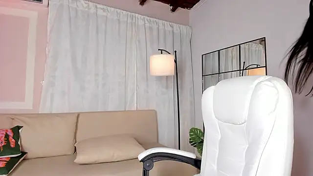 Snapshot of liaamoon_ chatting on May 29, 2026, 12:25 pm liaamoon online show from May 29, 2026, 12:25 pm