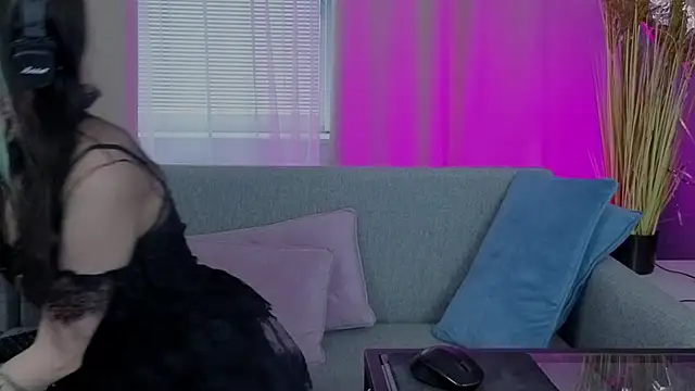 Snapshot of ToxicKittyy chatting on February 21, 2026, 2:18 pm ToxicKittyy online show from February 21, 2026, 2:18 pm