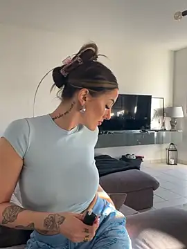 Snapshot of NovaLushhh chatting on March 5, 2026, 4:03 pm NovaLushhh online show from March 5, 2026, 4:03 pm