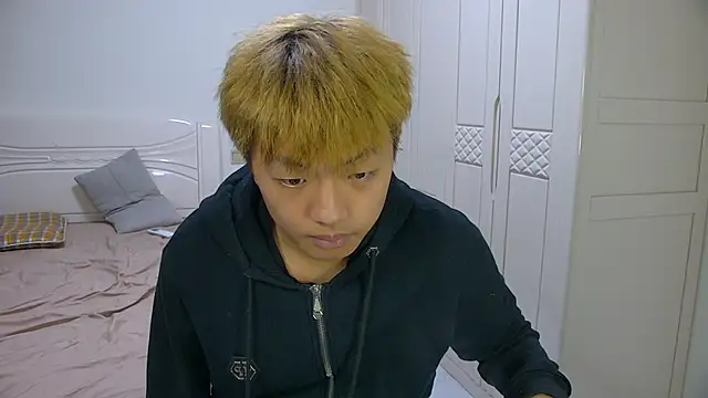 Chocolates-001 online show from March 17, 2026, 10:07 am