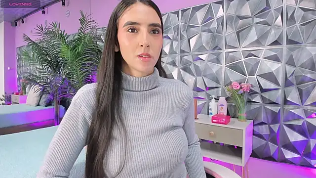 Snapshot of Itzel_Geneva chatting on May 14, 2026, 1:29 pm Itzel Geneva online show from May 14, 2026, 1:29 pm