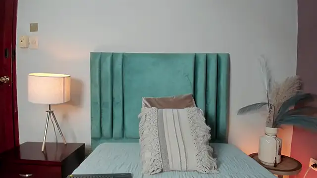 TessaMonroee online show from February 3, 2026, 6:13 pm