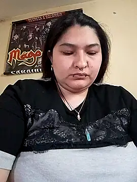 Snapshot of LauraHorny69 chatting on June 19, 2026, 8:01 pm LauraHorny69 online show from June 19, 2026, 8:01 pm