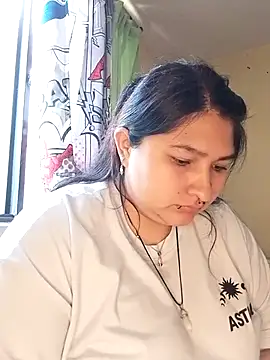 Snapshot of LauraHorny69 chatting on July 21, 2026, 8:00 pm LauraHorny69 online show from July 21, 2026, 8:00 pm