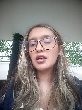 Karla-giraldo 1 online show from March 18, 2026, 9:51 pm