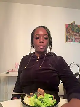 icelyne 2001 online show from February 28, 2026, 11:39 pm