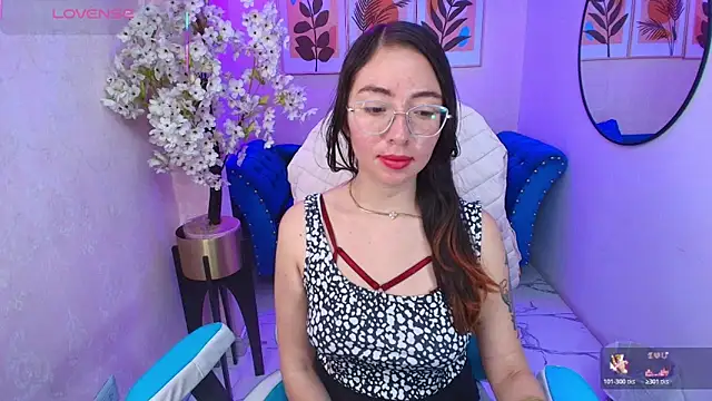 Veronica miiller online show from April 25, 2026, 7:00 pm