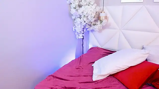 Adhara Vil online show from March 17, 2026, 8:23 pm