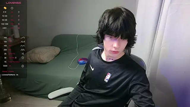 LeonBoykisser online show from February 11, 2026, 9:58 am