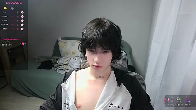 LeonBoykisser online show from February 16, 2026, 10:50 pm