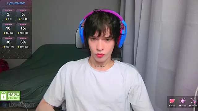 LeonBoykisser online show from April 24, 2026, 8:22 pm