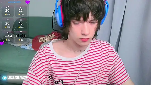 LeonBoykisser online show from July 12, 2026, 8:38 am