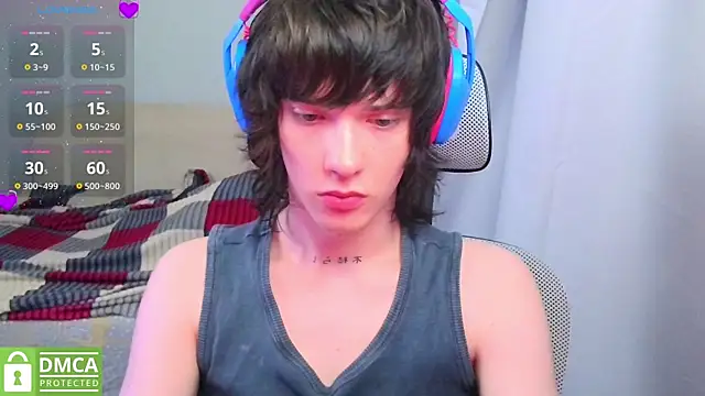 LeonBoykisser online show from July 21, 2026, 2:41 pm