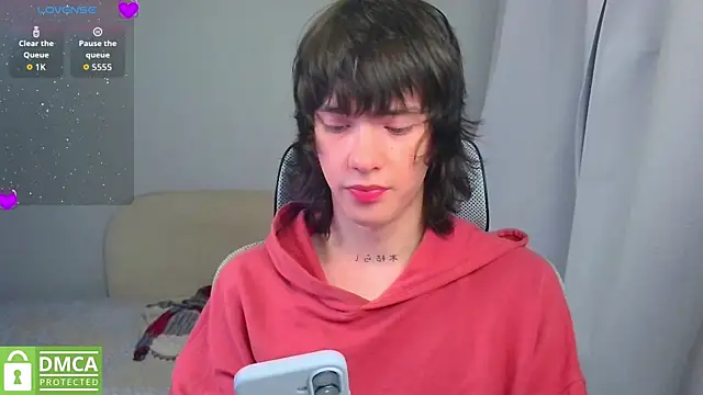 LeonBoykisser online show from July 24, 2026, 6:00 am