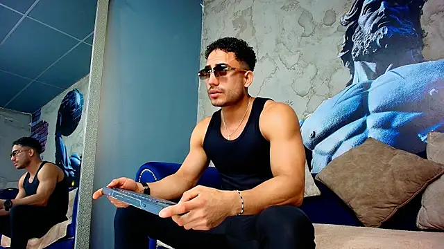 Snapshot of Vans_Ross chatting on June 17, 2026, 1:56 pm Vans Ross online show from June 17, 2026, 1:56 pm