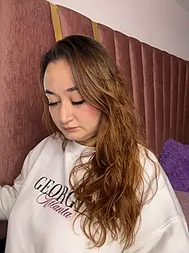 SalomeFlores online show from March 17, 2026, 12:26 am