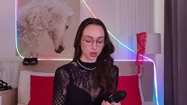Snapshot of Emily_Simon chatting on May 14, 2026, 5:03 am Emily Simon online show from May 14, 2026, 5:03 am